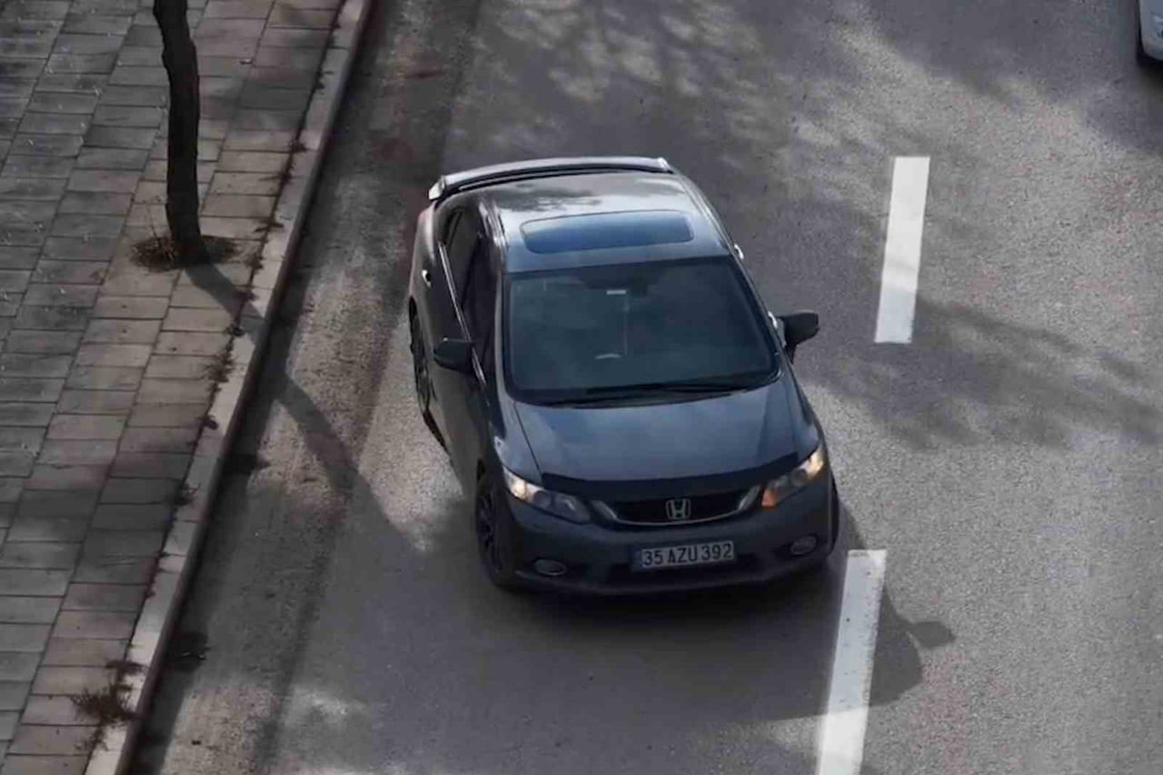 KIRIKKALE’DE YAPILAN TRAFİK DENETİMİNDE, UYGULAMADAN KAÇMAK İSTEYEN BİR SÜRÜCÜ DRONLA TESPİT...