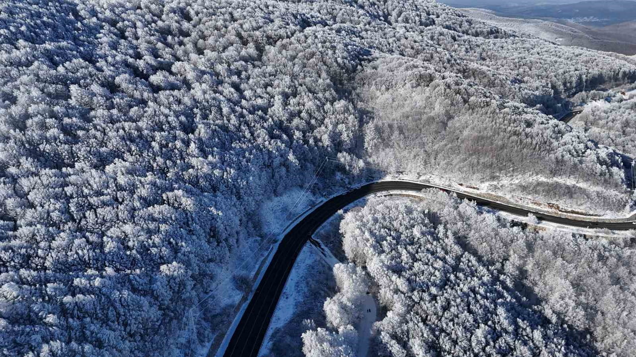 KIRKLARELİ'NDE ISTRANCA DAĞLARI'NIN YÜKSEK KESİMLERİ, KAR YAĞIŞI SONRASI BEYAZ ÖRTÜYLE KAPLANDI....