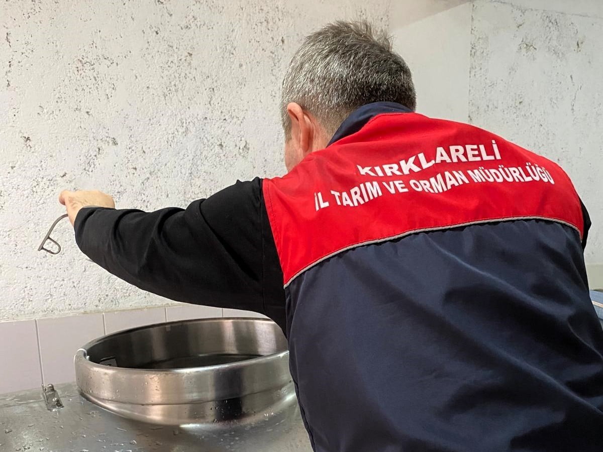 KIRKLARELİ'NİN BABAESKİ İLÇESİ GENELİNDEKİ SÜT TOPLAMA MERKEZLERİ VE TANKLARINA YÖNELİK DENETİMLER...