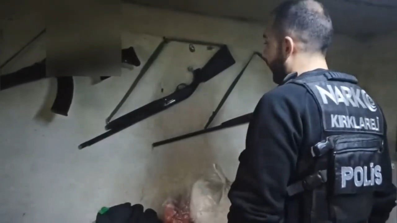 KIRKLARELİ'NİN LÜLEBURGAZ İLÇESİNDE DÜZENLENEN OPERASYONDA ÇOK SAYIDA UYUŞTURUCU MADDE VE SİLAH...