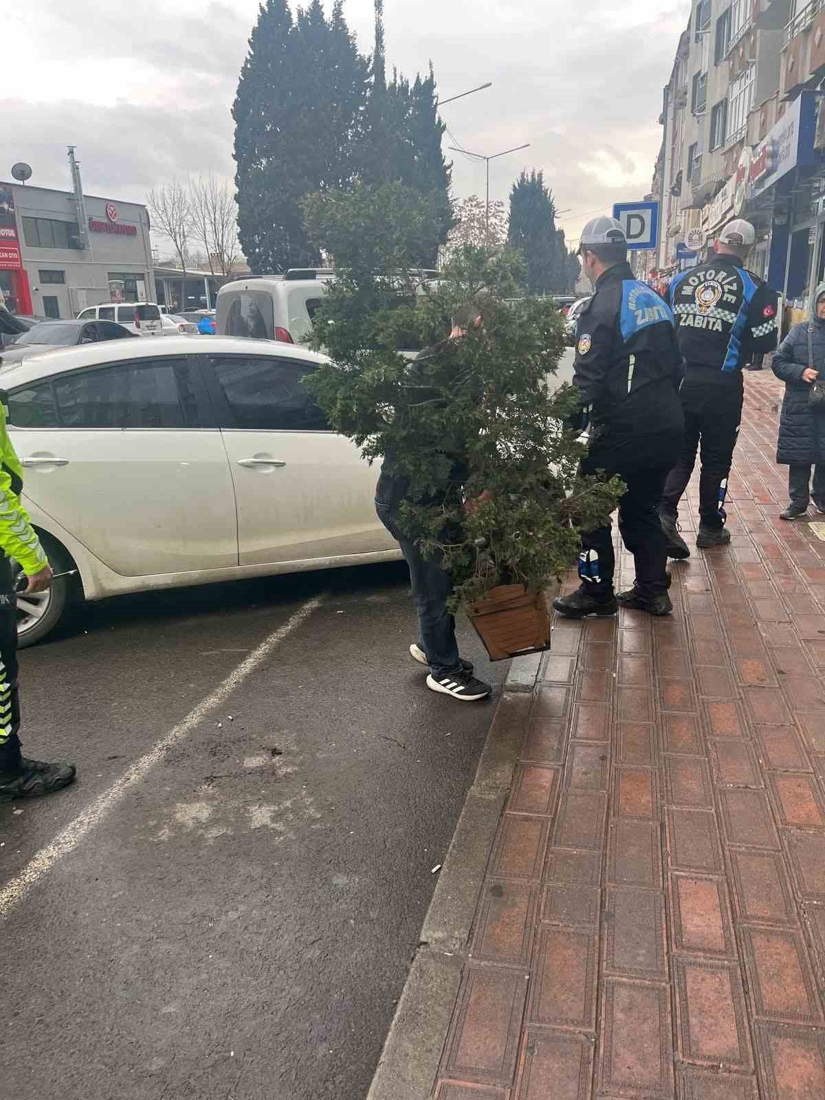 KIRKLARELİ İL EMNİYET MÜDÜRLÜĞÜ TRAFİK ŞUBESİ VE ZABITA MÜDÜRLÜĞÜ EKİPLERİ, KENT DÜZENİNİ SAĞLAMAK...