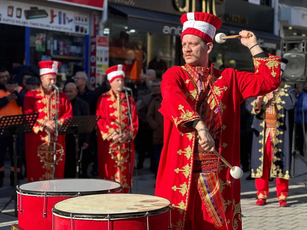 KIRKLARELİ’NDE MEHTERLİ MİRAÇ KANDİLİ COŞKUSU