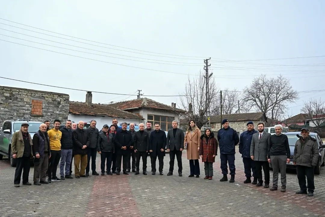 KIRKLARELİ VALİSİ UĞUR TURAN, KAYMAKAM KEMAL BALABAN İLE BİRLİKTE VİZE İLÇESİNE BAĞLI PAZARLI...