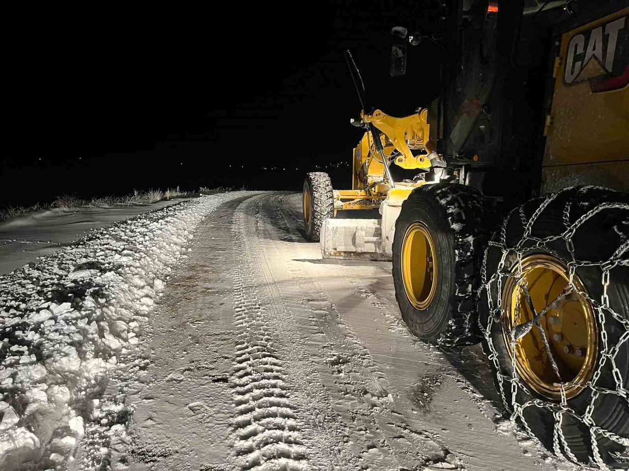 KIRŞEHİR'DE DÜN GECEDEN İTİBAREN BAŞLAYAN VE ETKİLİ OLAN KAR YAĞIŞI SONRASINDA KAPALI YOLLAR...