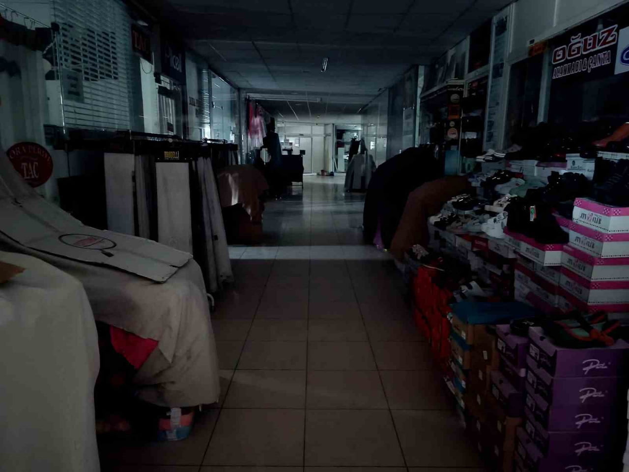 KIRŞEHİR’DE DÖNEMİNDE ALIŞVERİŞ MANTIĞIYLA YAPILAN AHİ ÇARŞISI, YAŞANAN ELEKTRİK ARIZASI NEDENİYLE...