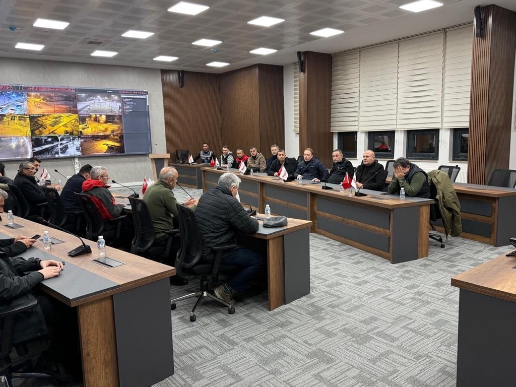 KIRŞEHİR’DE ETKİLİ OLAN KAR YAĞIŞI VE SOĞUK HAVA NEDENİYLE İL GENELİNDE ALINAN TEDBİRLER...