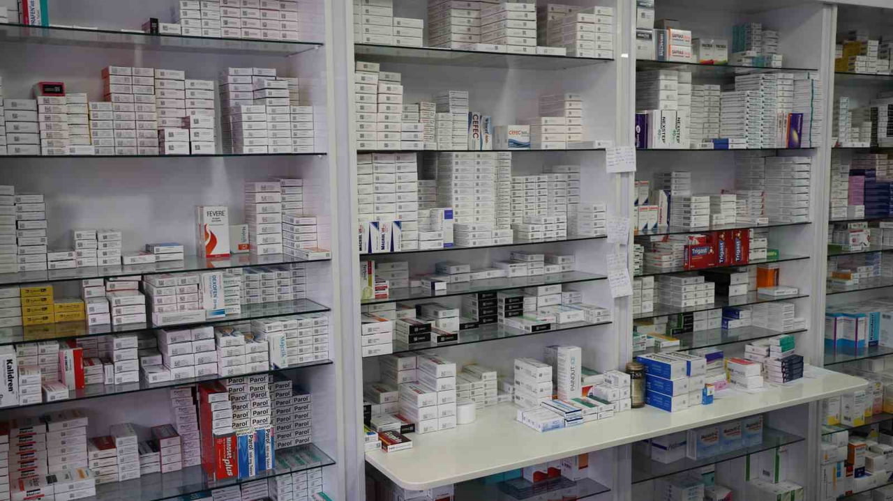 KIRŞEHİR’DE YANLIŞ İLAÇ KULLANIMI VE İLAÇ TEDARİĞİNDE YAŞANAN SORUNLARA İLİŞKİN AÇIKLAMALARDA...