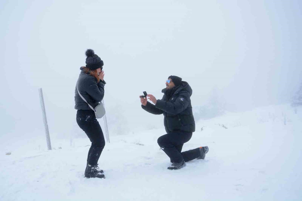 KIŞ TURİZMİNİN GÖZDESİ ULUDAĞ, 2026 YILININ İLK SAATLERİNDE ROMANTİZMİN DORUĞA ÇIKTIĞI ANLARA...