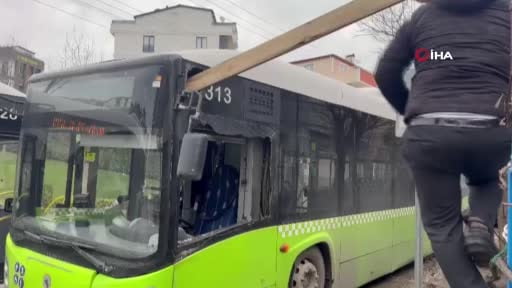 Kocaeli'de sadece bir mahallede 186 evin çatısı uçtu, hasar tespit çalışmaları devam ediyor