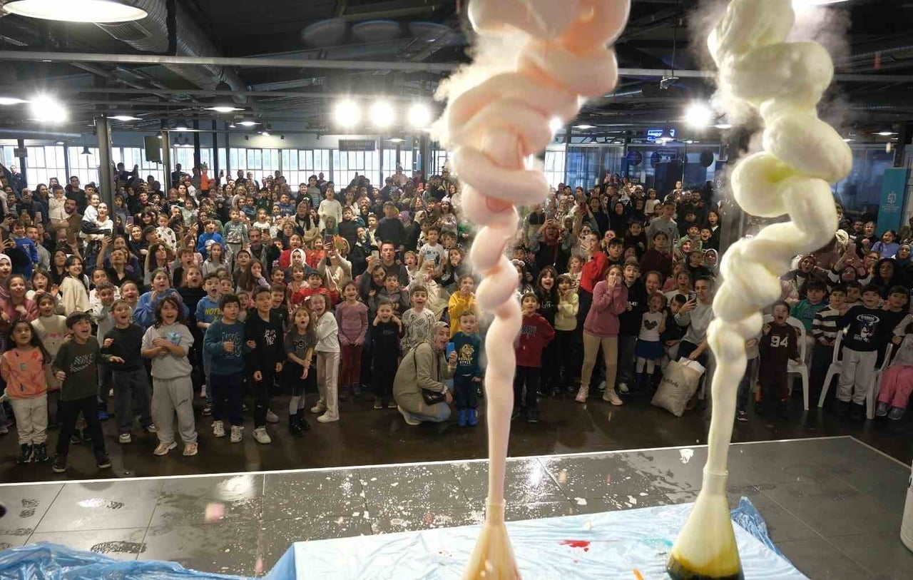 KOCAELİ BİLİM MERKEZİ’NDE YARIYIL TATİLİNE ÖZEL HAZIRLANAN RENGARENK ATÖLYELER, SAHNE GÖSTERİLERİ...