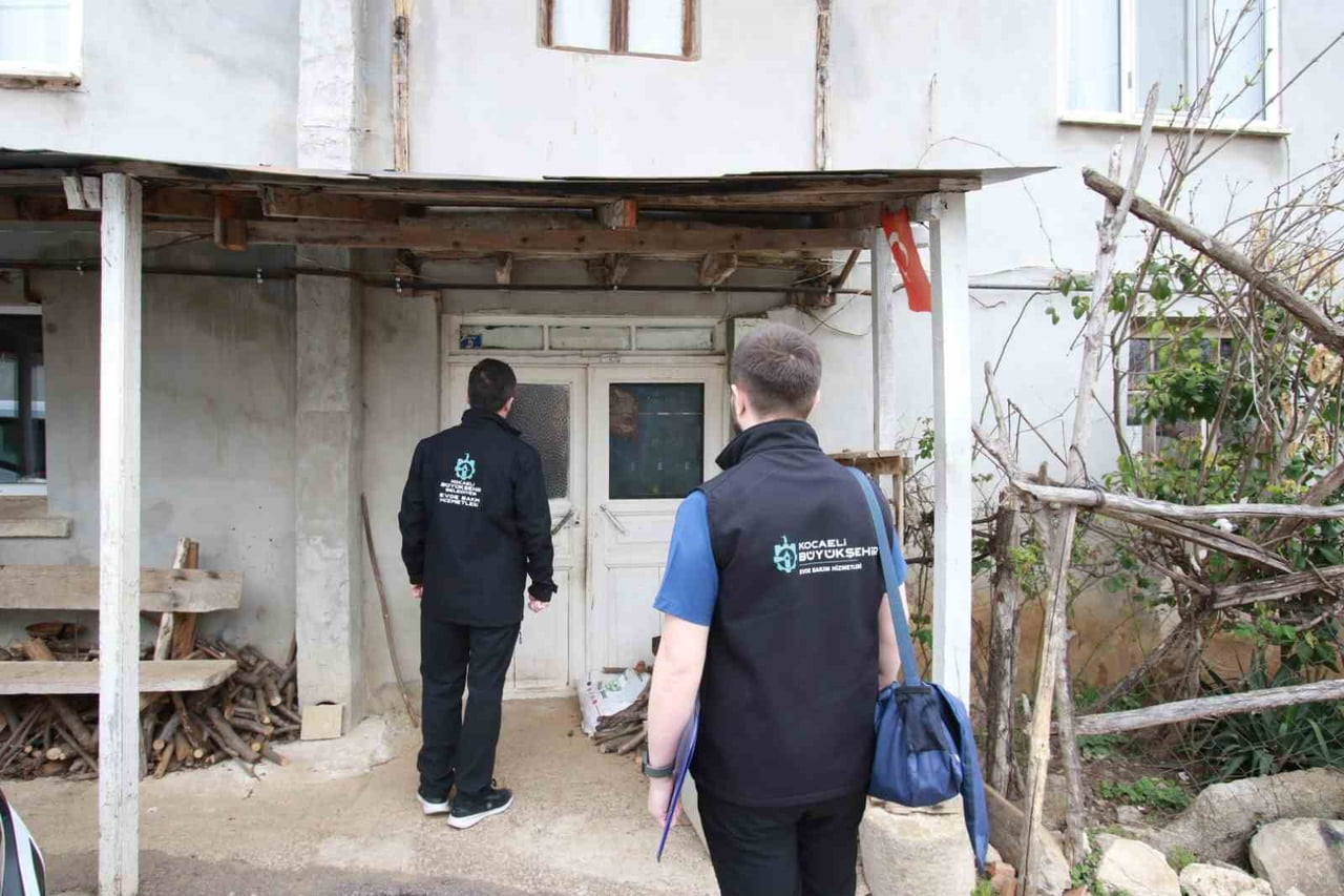 KOCAELİ BÜYÜKŞEHİR BELEDİYESİ, 2025 YILINDA BİN 834 VATANDAŞA EVDE BAKIM HİZMETİ VERDİ.