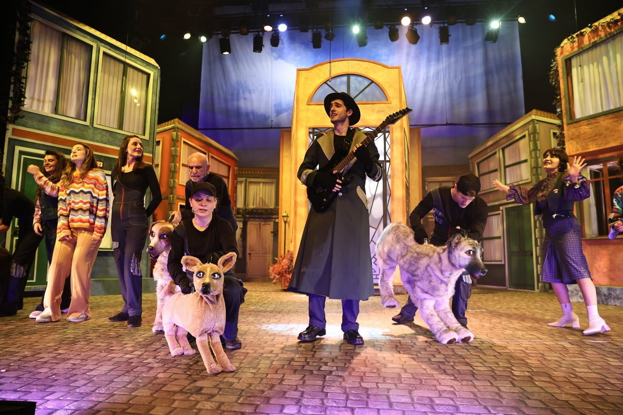 KOCAELİ BÜYÜKŞEHİR BELEDİYESİ ŞEHİR TİYATROLARI, 2025 YILI BOYUNCA SAHNELEDİĞİ 19 FARKLI OYUN VE...