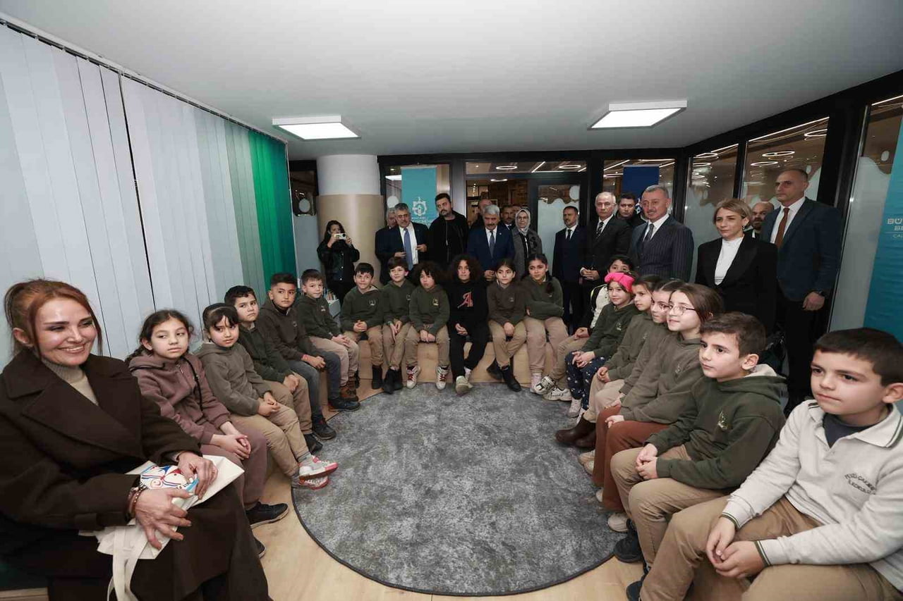 KOCAELİ BÜYÜKŞEHİR BELEDİYESİ, TÜRK DÜŞÜNCE DÜNYASININ ÖNEMLİ İSMİ ALEV ALATLI'NIN ADINI TAŞIYAN...