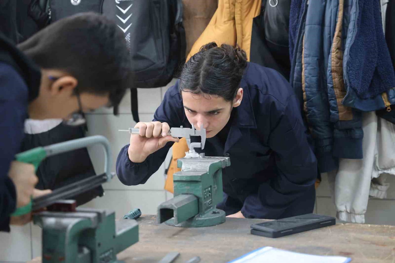 KONYA'DA ÜRETİMLE EĞİTİMİ BİRLEŞTİREREK ADETA FABRİKA GİBİ ÇALIŞAN MESLEK LİESİ 2025 YILI SONU...