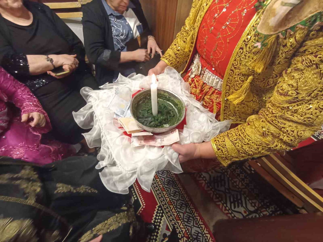 KÜTAHYA’DA "GELENEKSEL KINA" GELENEĞİ YENİDEN HAYAT BULDU