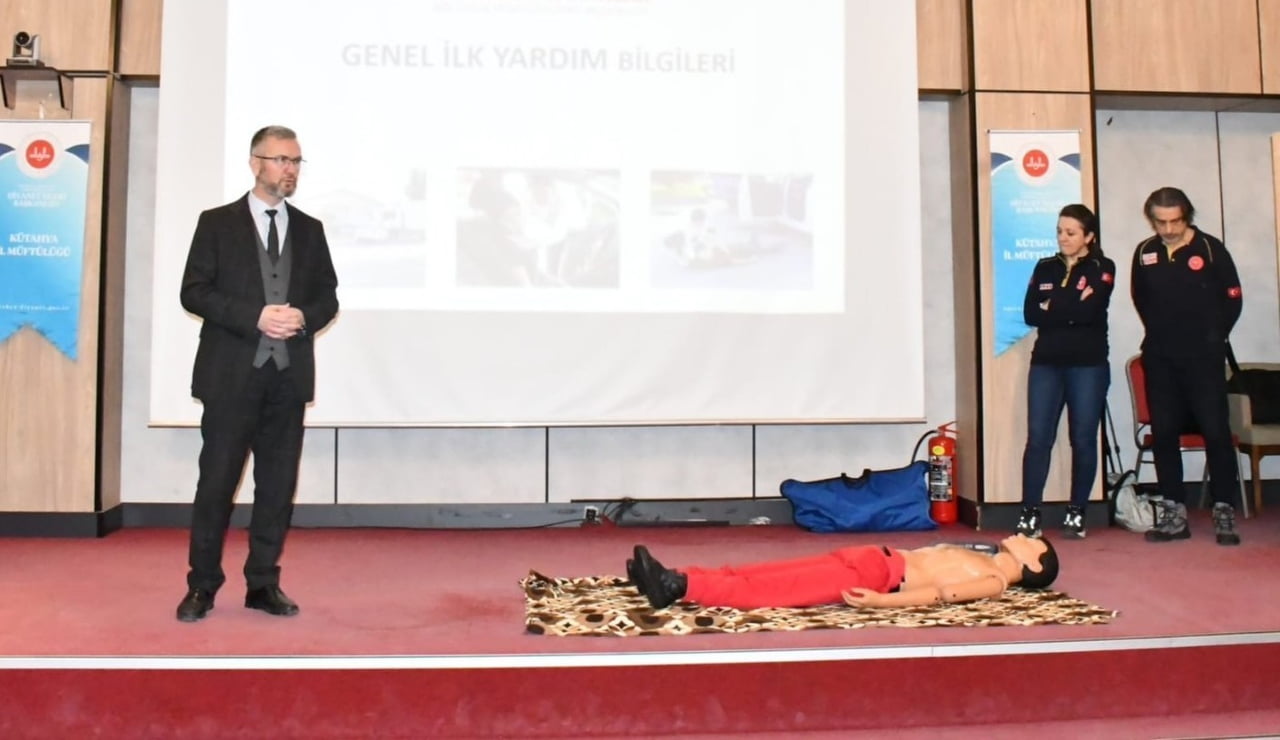 KÜTAHYA İL MÜFTÜLÜĞÜ'NDE PERSONELE TEMEL İLK YARDIM EĞİTİMİ