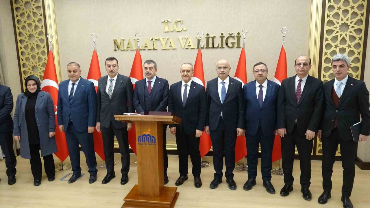 MALATYA VALİLİĞİ'NE GEÇEN BAKAN TEKİN, BURADA KENTTE DEVAM EDEN EĞİTİM YATIRIMLARI VE PROJELER...