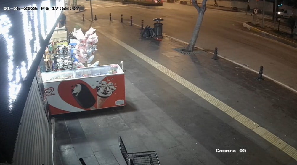 MANAVGAT’TA, MOTOSİKLETİN YAYA GEÇİDİNDEN GEÇEN BİR KİŞİYE ÇARPMASI SONUCU MEYDANA GELEN KAZADA...