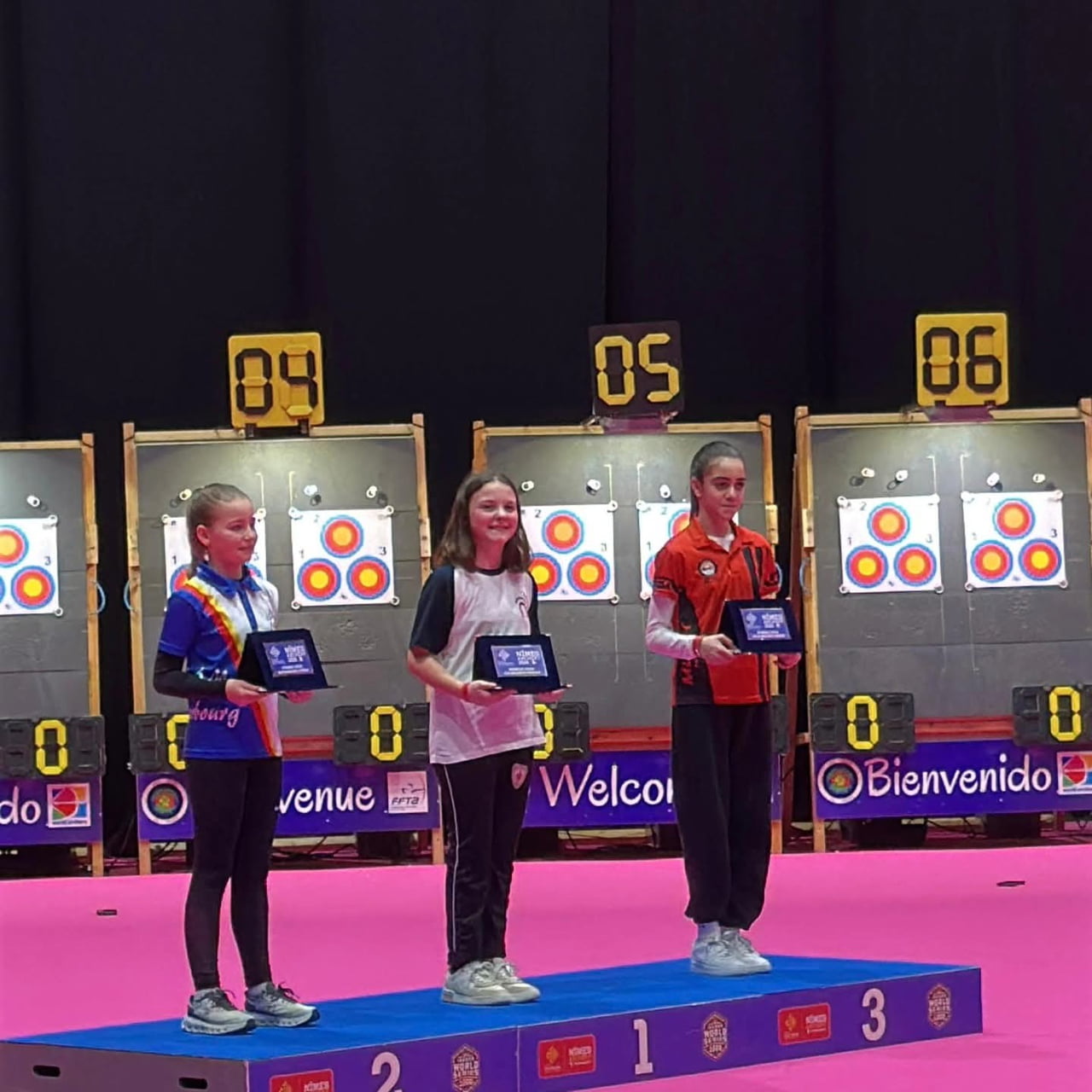 MANAVGATLI ADA ŞAHİN, FRANSA'NIN NİMES ŞEHRİNDE DÜZENLENEN SALON DÜNYA OKÇULUK KUPASI'NDA KLASİK...