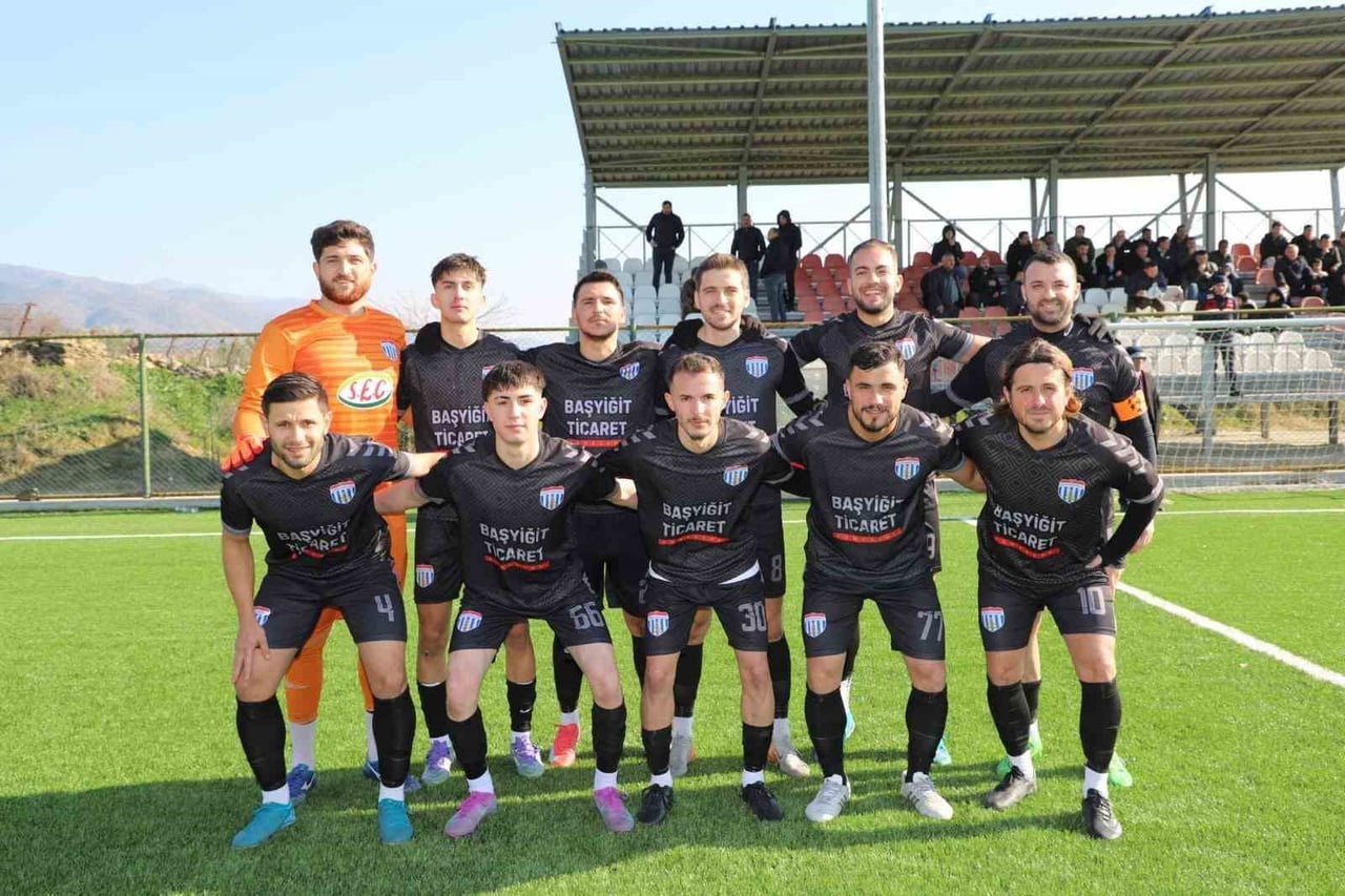 MANİSA 1. AMATÖR LİG ALAŞEHİR GRUBU’NDA NAMAĞLUP LİDERLİĞİNİ SÜRDÜREN SELENDİ BELEDİYESPOR...