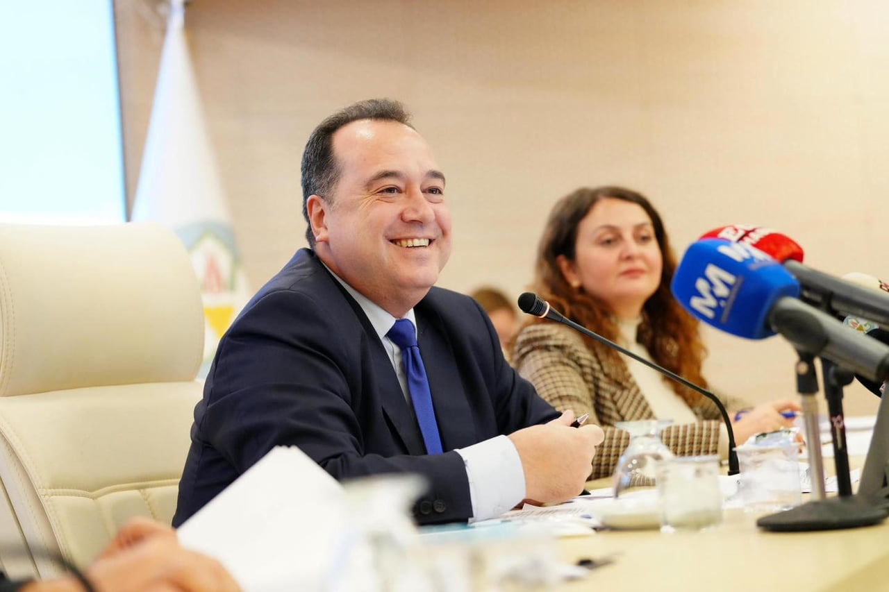 MANİSA BÜYÜKŞEHİR BELEDİYE BAŞKANI BESİM DUTLULU, 2025 YILINDA 251 KİLOMETRE İÇME SUYU HATTI...