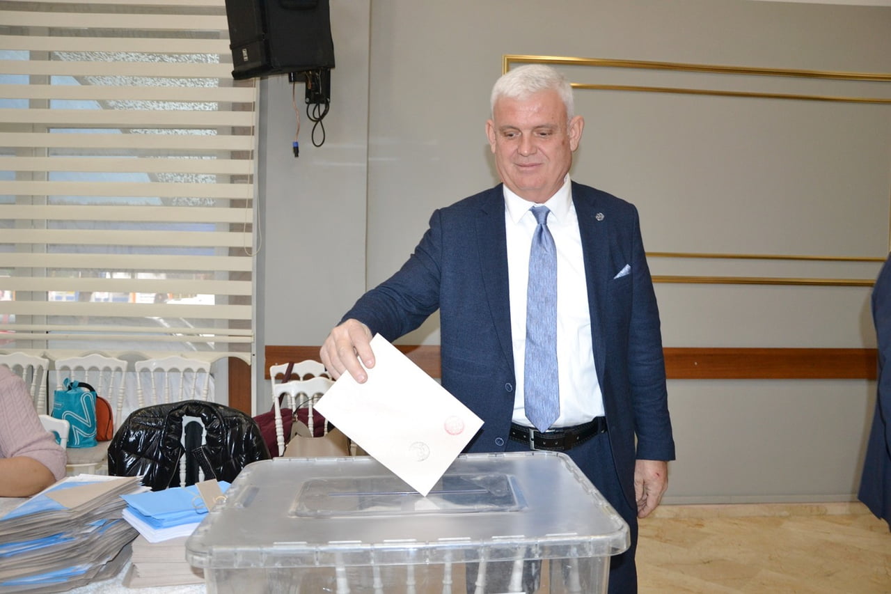 MANİSA MOTORLU ARAÇLAR TAMİRCİLER ESNAF VE SANATKARLAR ODASI GENEL KURULU’NDA 23 YILDIR BAŞKANLIK...