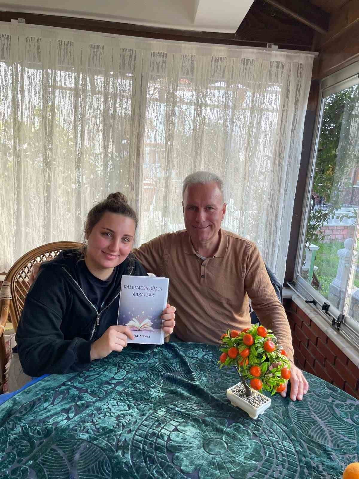 MELİKE MENGİ BABASI HAMDİ MENGİ İLE