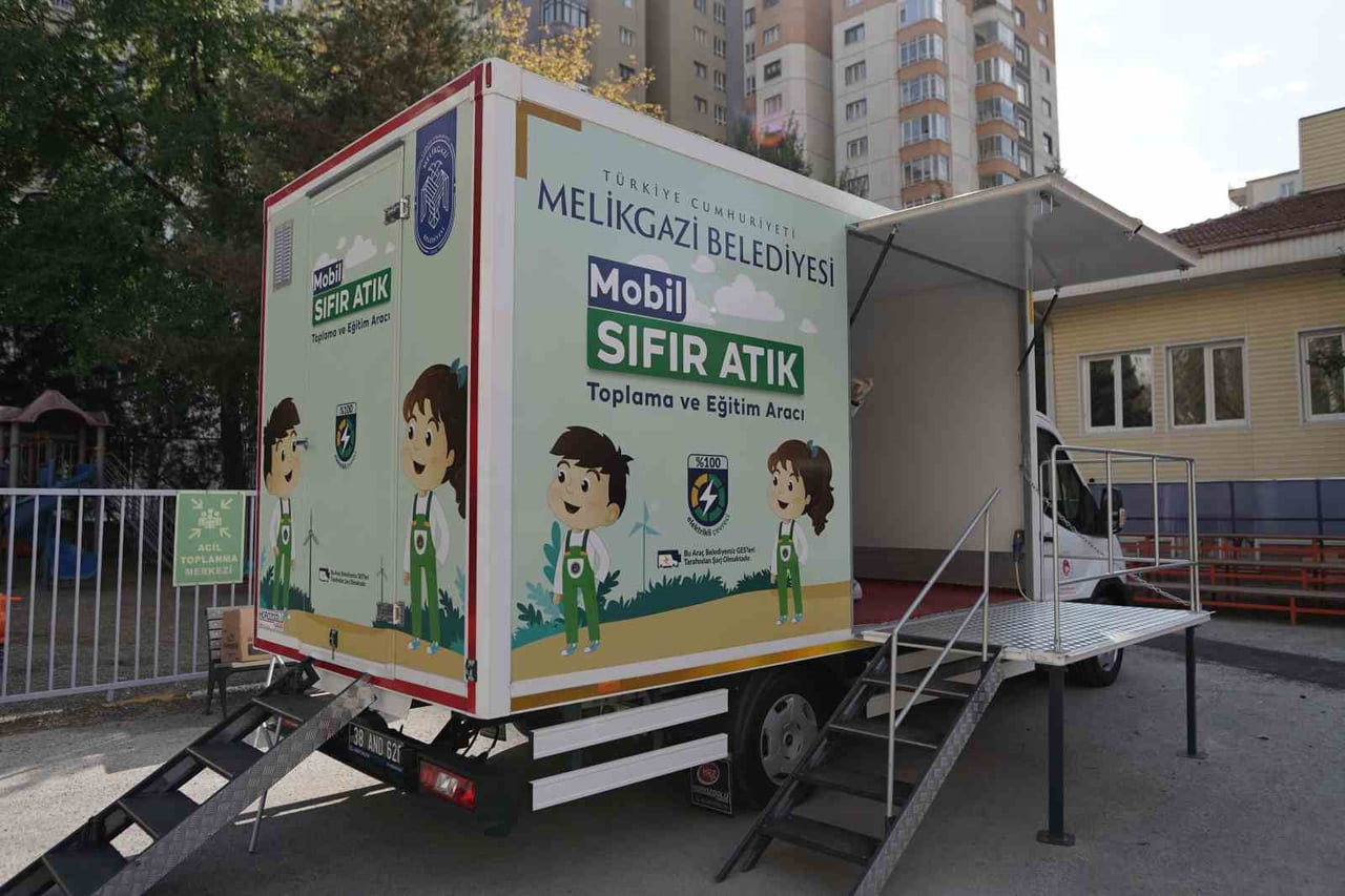 MELİKGAZİ BELEDİYESİ GERİ DÖNÜŞÜM TESİSİ’NDE YILLIK ORTALAMA 9000 TON GERİ DÖNÜŞTÜRÜLEBİLİR ATIK...