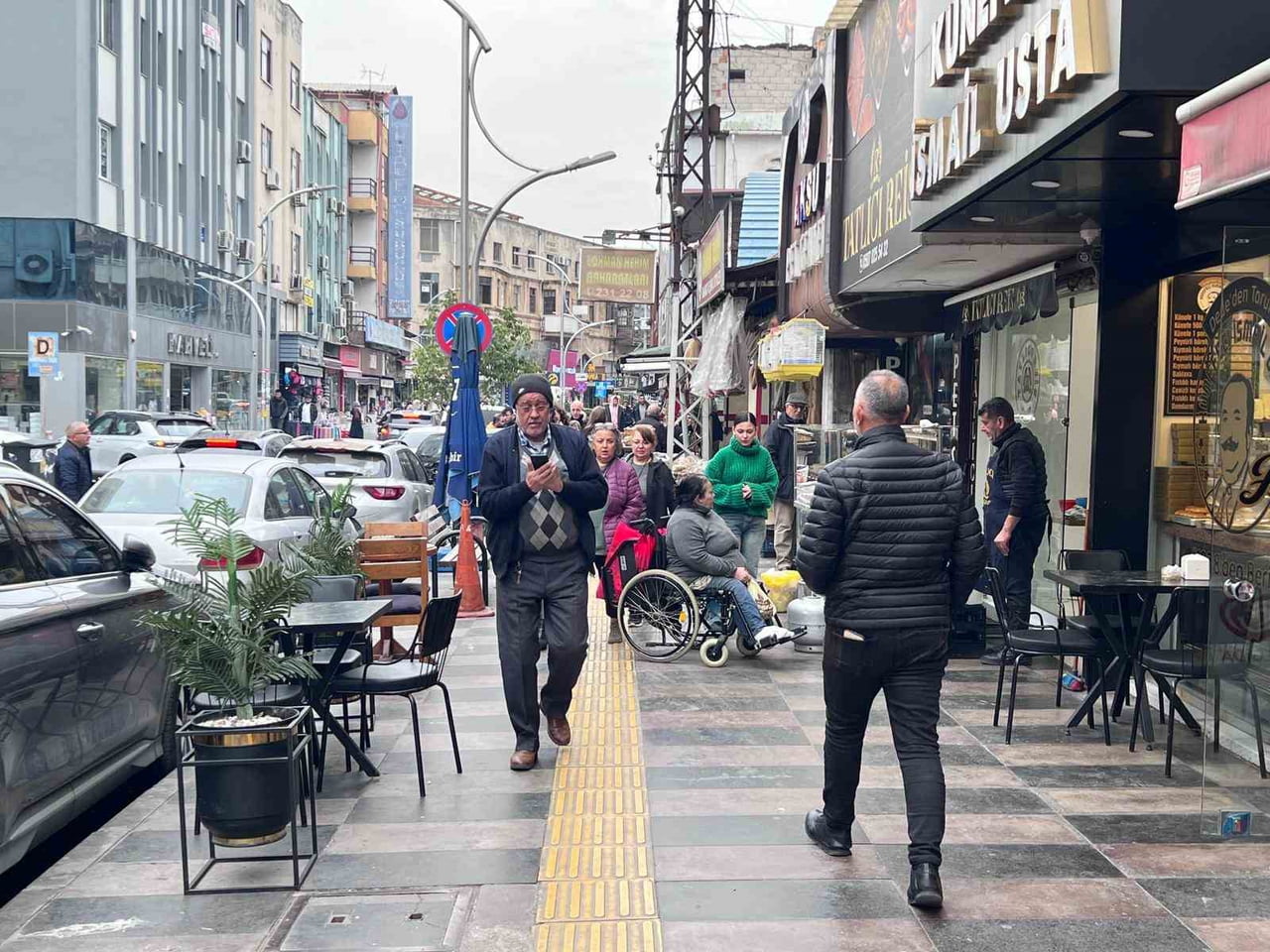 MERSİN'DE 3.9 BÜYÜKLÜĞÜNDE DEPREM MEYDANA GELDİ. KISA SÜRELİ PANİĞE NEDEN OLAN SARSINTIDA İLK...