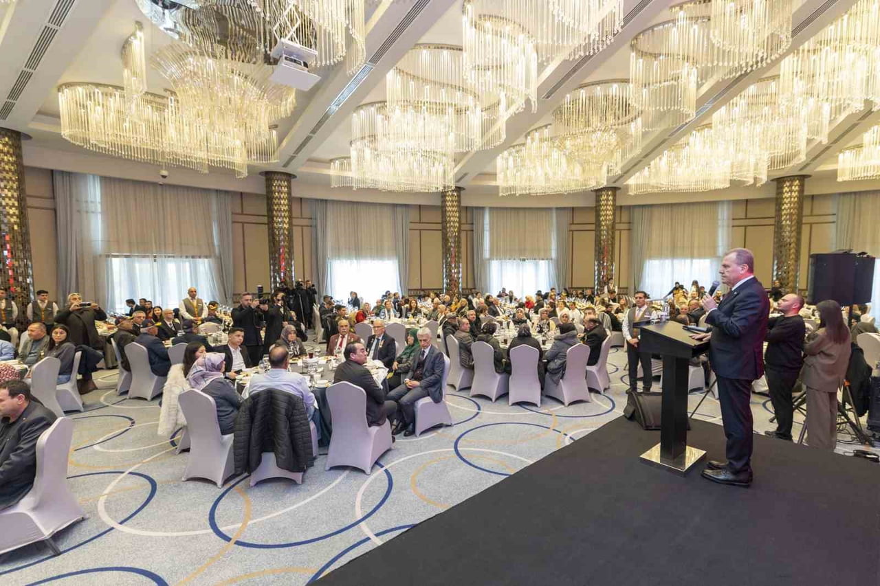 MERSİN BÜYÜKŞEHİR BELEDİYE BAŞKANI VAHAP SEÇER İLE EŞİ MERAL SEÇER, MERSİN’İN DÜŞMAN İŞGALİNDEN...