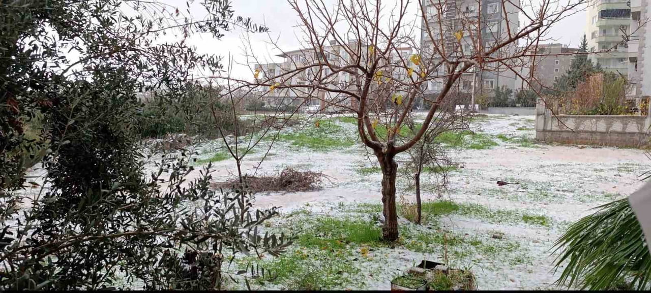METEOROLOJİ GENEL MÜDÜRLÜĞÜNÜN YAĞIŞ UYARISINDA BULUNDUĞU MERSİN’DE, AKŞAM SAATLERİNDE ANİDEN...