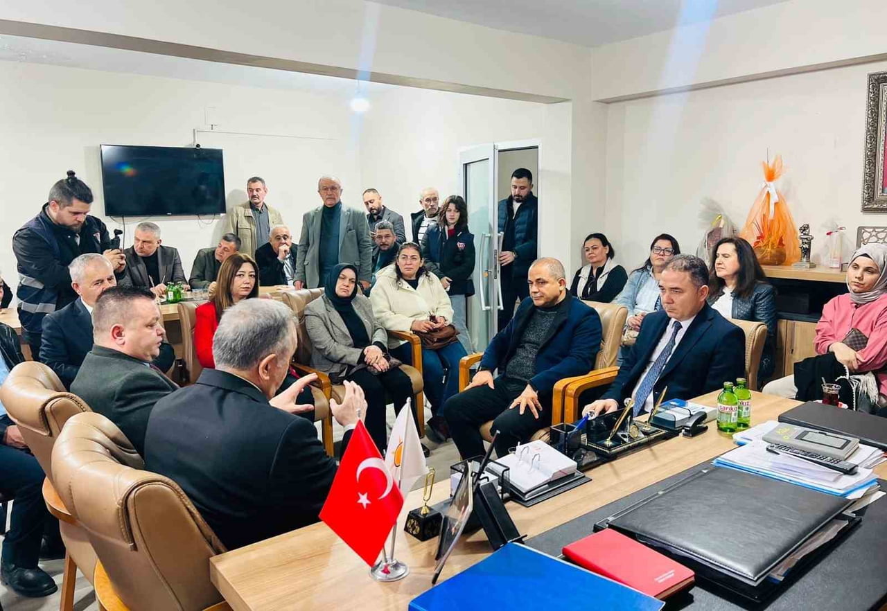 MHP GRUP BAŞKANVEKİLİ ERKAN AKÇAY, ALAŞEHİR'DE YAPTIĞI KONUŞMADA MHP'NİN SİYASET ANLAYIŞININ...