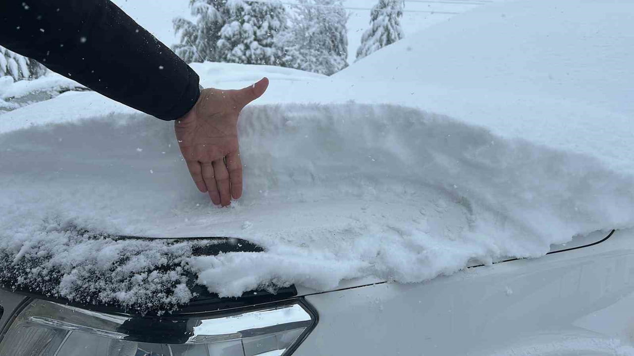 MİHALIÇÇIK, DONDURUCU SOĞUKLARLA BİRLİKTE GELEN YOĞUN KAR YAĞIŞI SONRASI 25 SANTİMETRE...