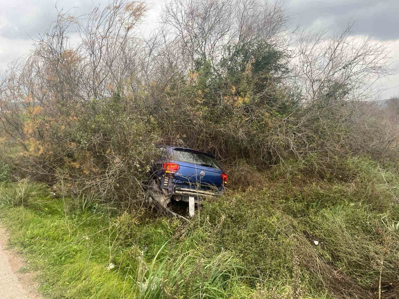 MİLAS-BODRUM KARAYOLUNDA HAKİMİYETİ KAYBOLAN ARACIN ŞARAMPOLE UÇMASI SONUCU MEYDANA GELEN TRAFİK...