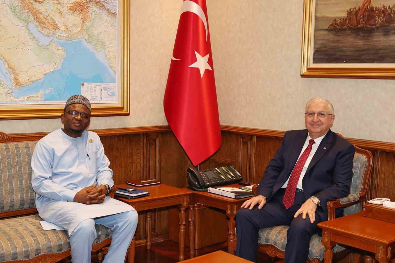 MİLLÎ SAVUNMA BAKANI YAŞAR GÜLER, GANA'NIN ANKARA BÜYÜKELÇİSİ ABDUL NASİRU-DEEN’İ KABUL...