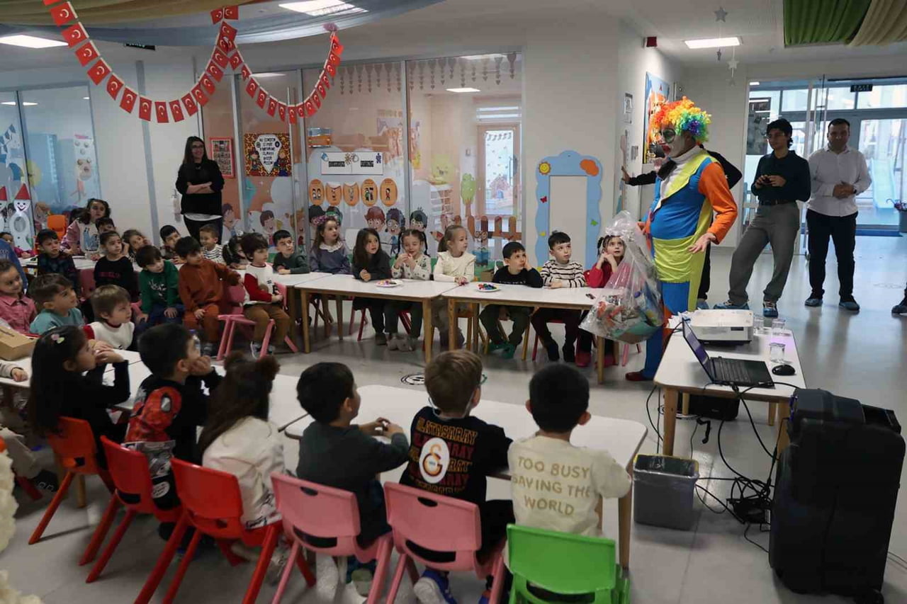 MUĞLA BÜYÜKŞEHİR BELEDİYESİ TÜRKAN SAYLAN ÇAĞDAŞ YAŞAM MERKEZİ BÜNYESİNDE HİZMET VEREN EMİN ELLER...