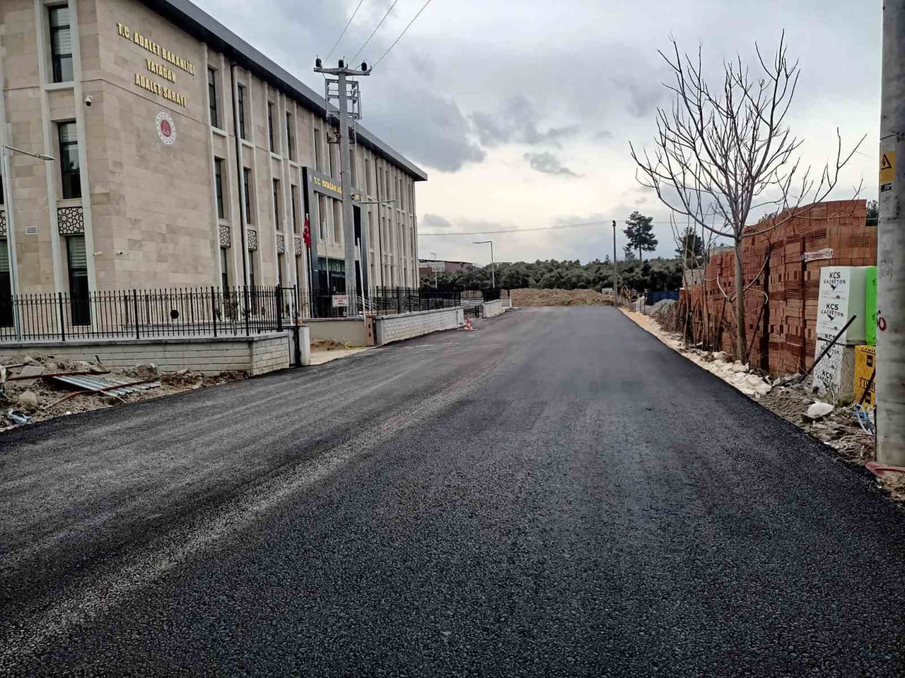 MUĞLA BÜYÜKŞEHİR BELEDİYESİ, YATAĞAN’DA YENİ ADALET SARAYI BAĞLANTI YOLUNDA TOPLAM 2 MİLYON 800...