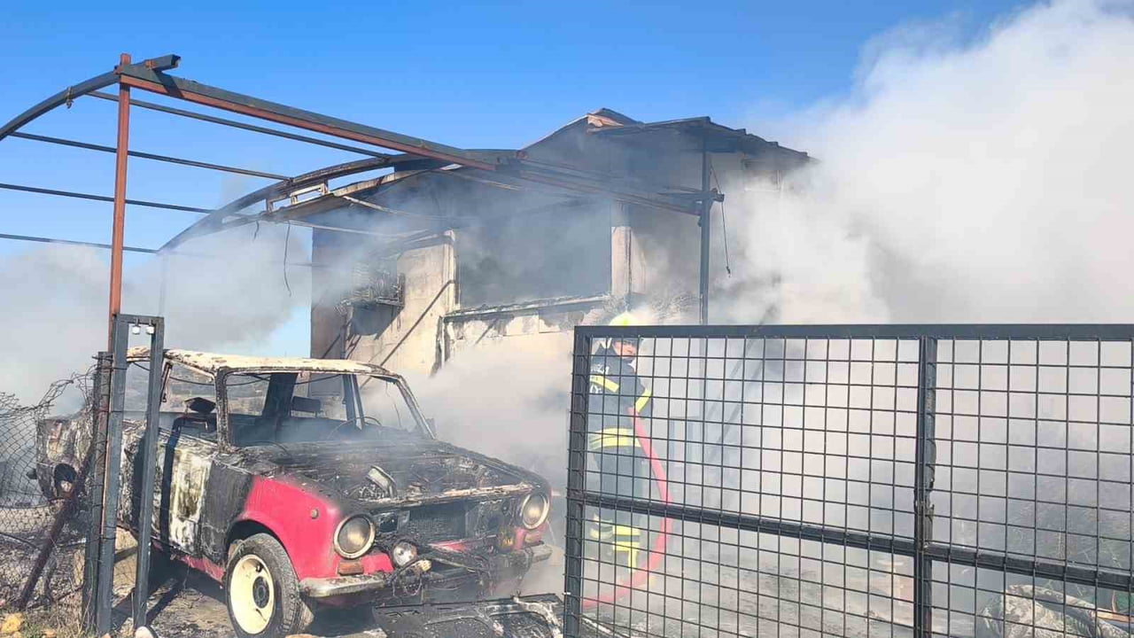 MUĞLA’DA EV VE OTOMOBİL KÜLE DÖNDÜ