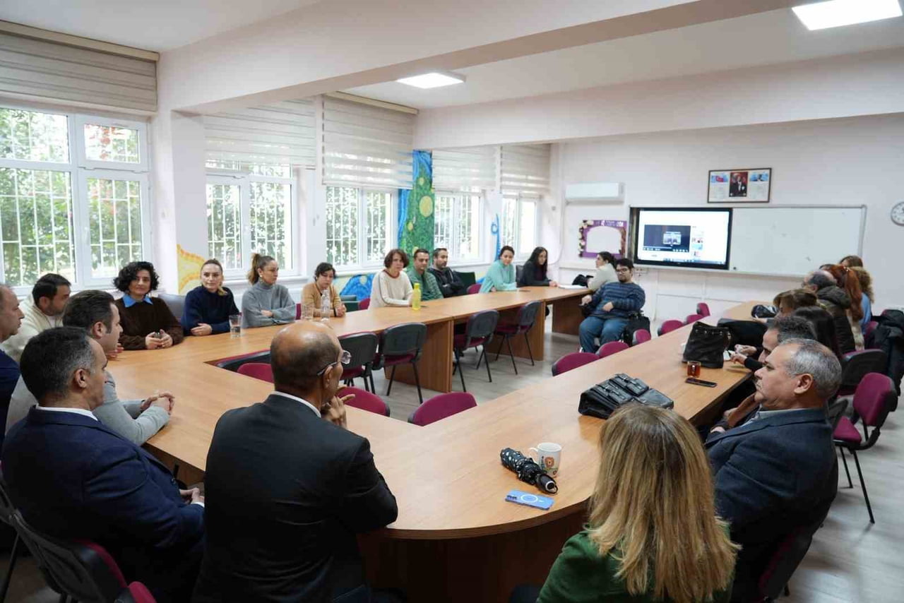 MUĞLA İL MİLLİ EĞİTİM MÜDÜRÜ EMRE ÇAY, OKUL ZİYARETLERİ KAPSAMINDA TURGUTREİS ANADOLU LİSESİ’Nİ...