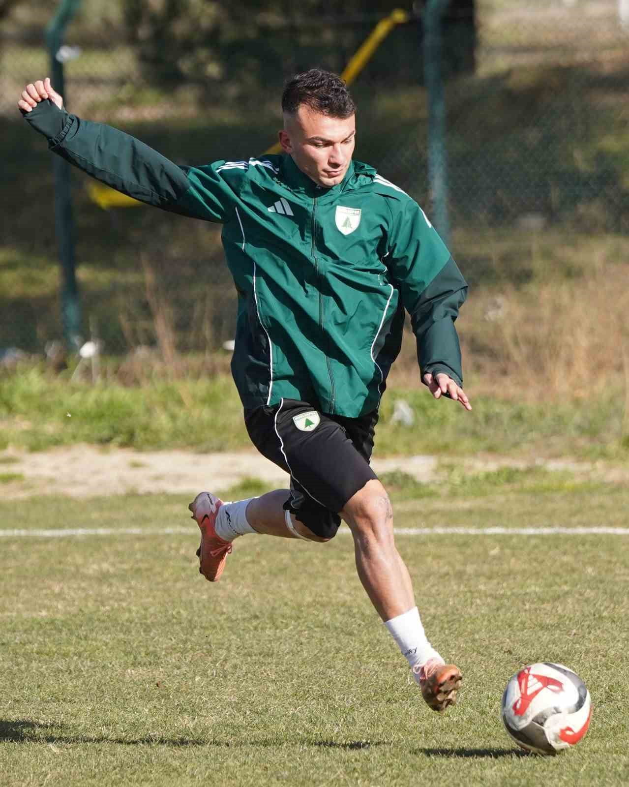 MUĞLASPOR BEYKOZ MAÇI İÇİN SAHAYA İNDİ