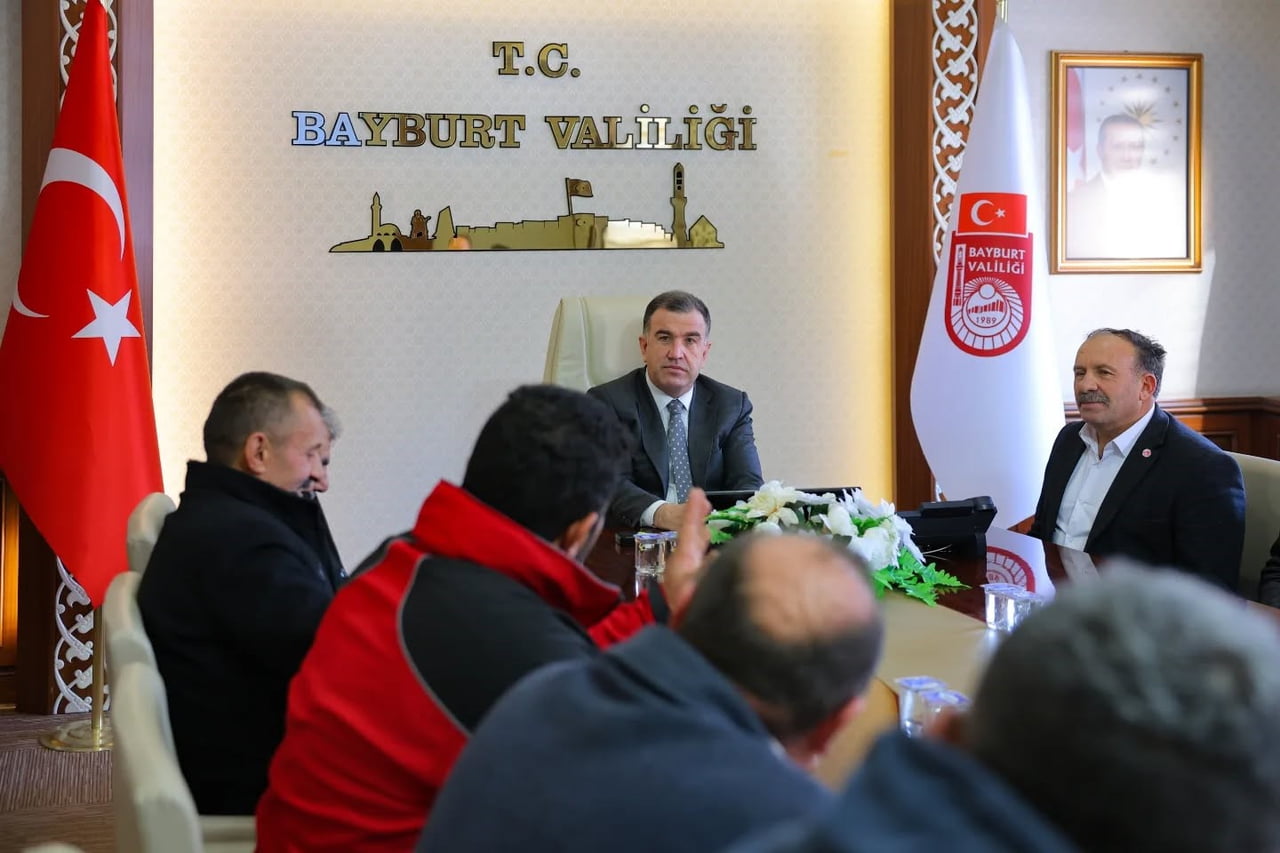 MUHTARLAR KÖYLERİN İHTİYAÇ VE TALEPLERİNİ VALİ ELDİVAN İLE GÖRÜŞTÜ