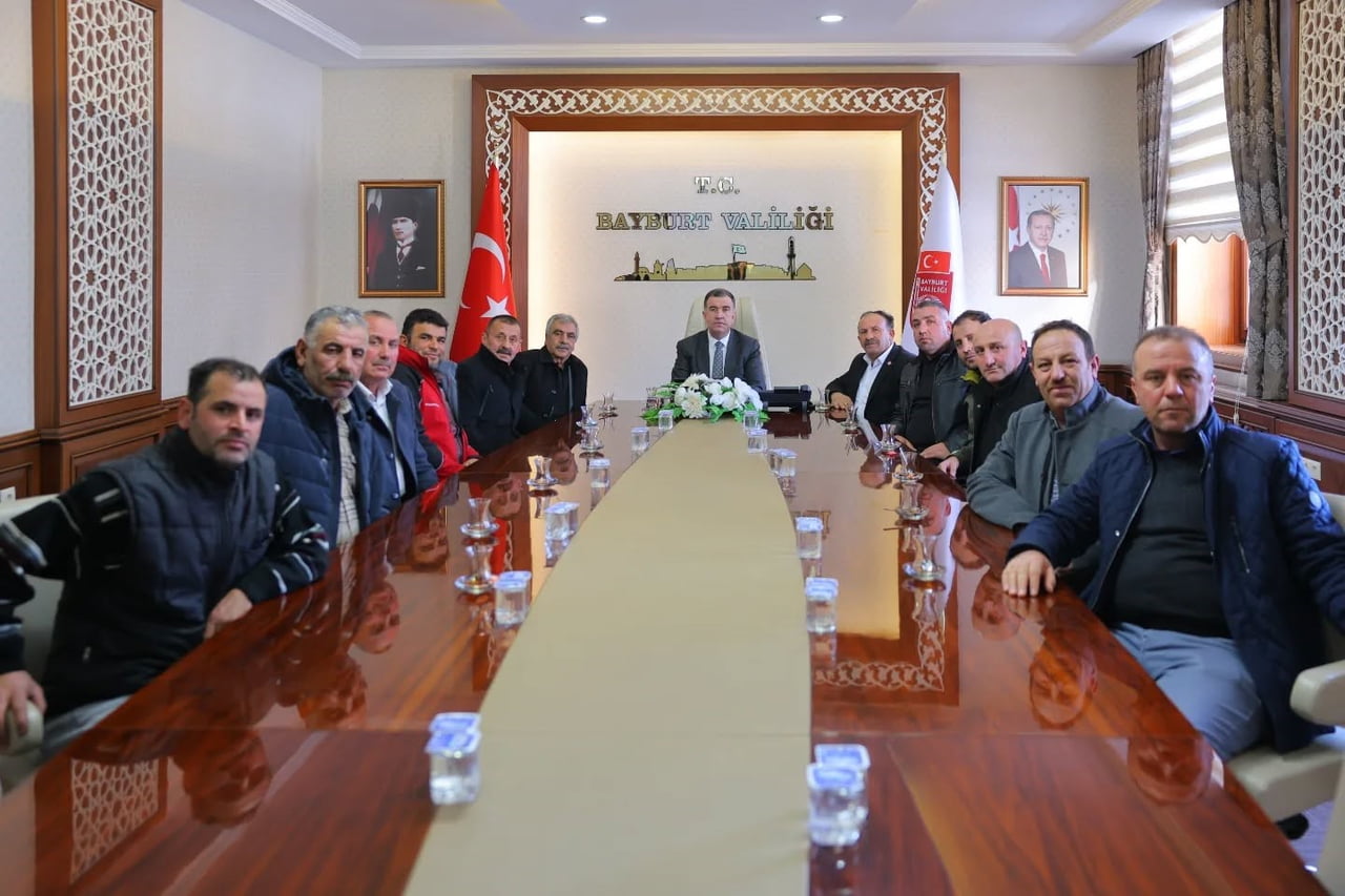 MUHTARLAR KÖYLERİN İHTİYAÇ VE TALEPLERİNİ VALİ ELDİVAN İLE GÖRÜŞTÜ