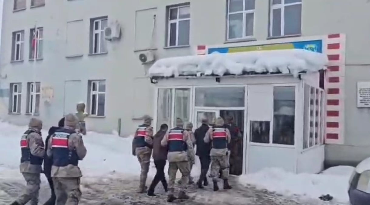 MUŞ İL JANDARMA KOMUTANLIĞI EKİPLERİNCE MERKEZ VE HASKÖY İLÇELERİNDE DÜZENLENEN EŞ ZAMANLI...