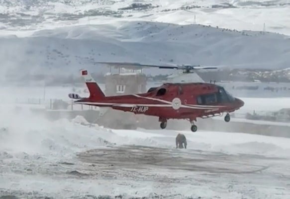 MUŞ’UN VARTO İLÇESİNDE ASFİKSİ TANISI KONULAN YENİDOĞAN BEBEK, İLERİ TETKİK VE TEDAVİ AMACIYLA...