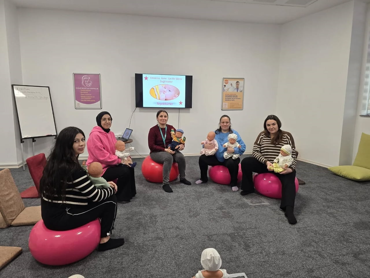 NAZİLLİ CUMHURİYET SAĞLIKLI HAYAT MERKEZİ BÜNYESİNDE FAALİYET GÖSTEREN GEBE OKULU'NDA ANNE...