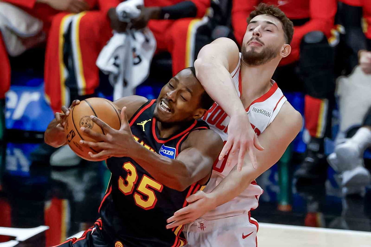 NBA'DE HOUSTON ROCKETS, DEPLASMANDA ATLANTA HAWKS'I 104-86 MAĞLUP EDERKEN, MİLLİ BASKETBOLCU 9...