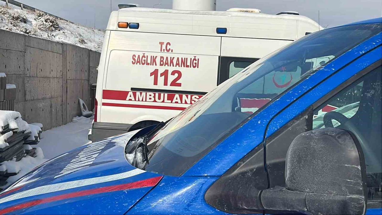 NEVŞEHİR'DE KAFASI BAZAYA SIKIŞAN 2 BUÇUK YAŞINDAKİ AMİNE HAYATINI KAYBETTİ.