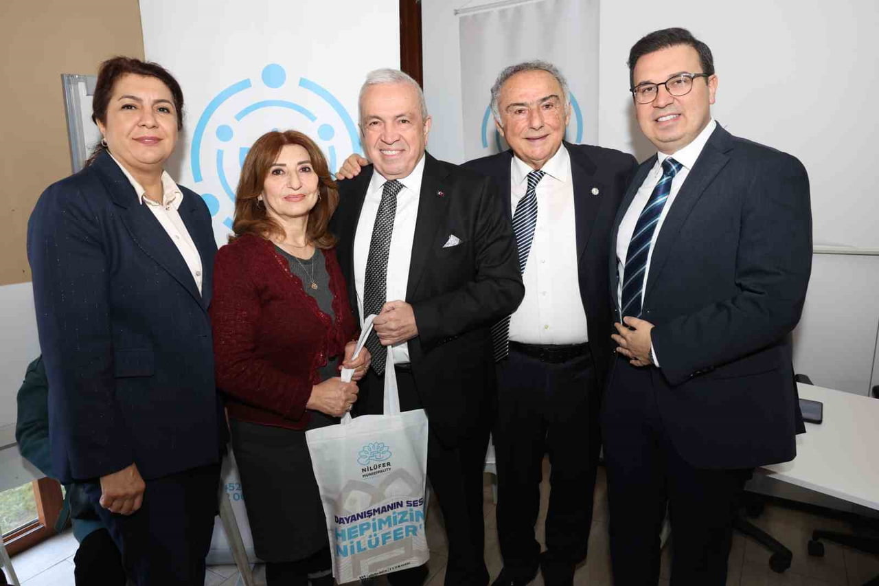 NİLÜFER BELEDİYE BAŞKANI ŞADİ ÖZDEMİR, NİLÜFER KENT KONSEYİ EMEKLİLER MECLİSİ ÜYELERİYLE BİR ARAYA...