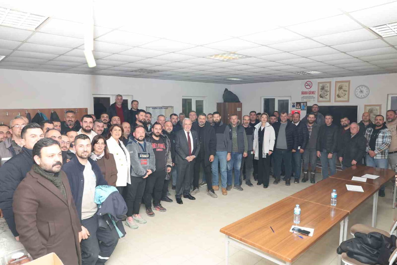 NİLÜFER BELEDİYE BAŞKANI ŞADİ ÖZDEMİR, ZORLU KIŞ ŞARTLARINDA KENTİN ULAŞIMININ AKSAMAMASI İÇİN...