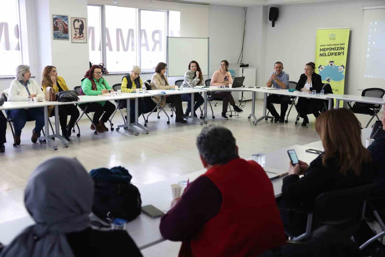 NİLÜFER BELEDİYESİ’NİN EV SAHİPLİĞİNDE BİR ARAYA GELEN KADIN DERNEKLERİ, DAYANIŞMAYI ARTIRMAK...